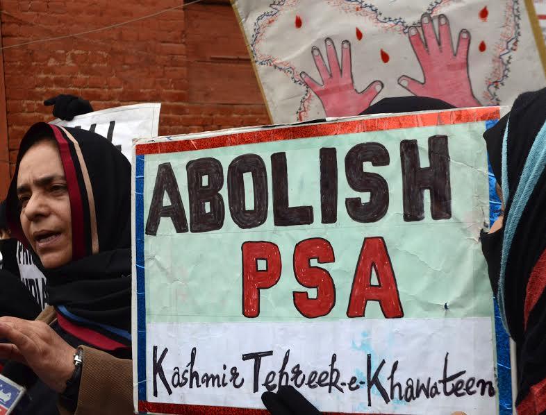 Tehreek-e-Khawateen asks government to release all political prisoners
